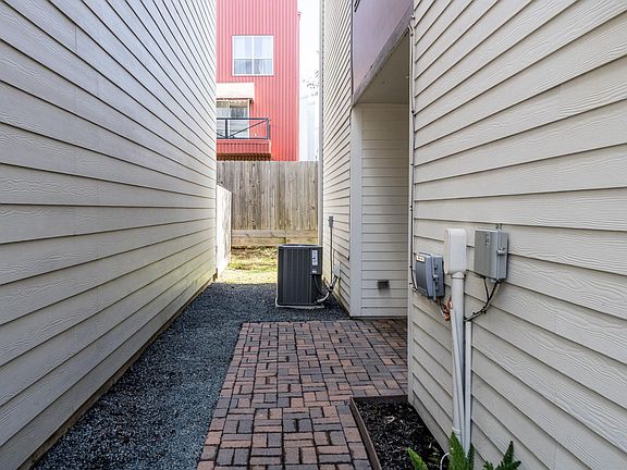 3rd image of 318 Eado Park Cir