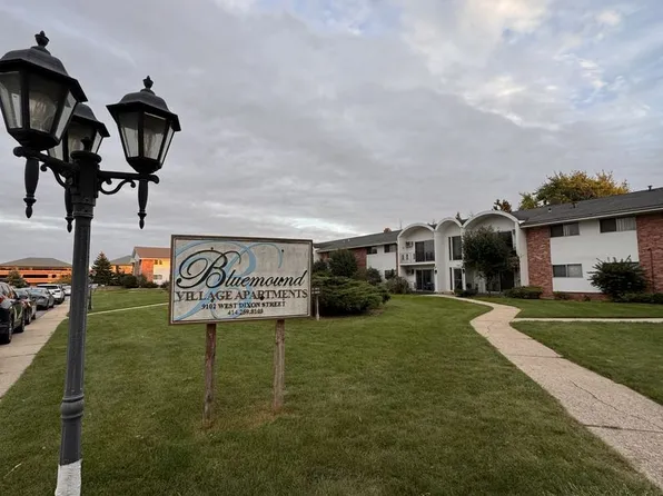 Bluemound Village, 9101 W Dixon St #9102-101, Milwaukee, WI 53214