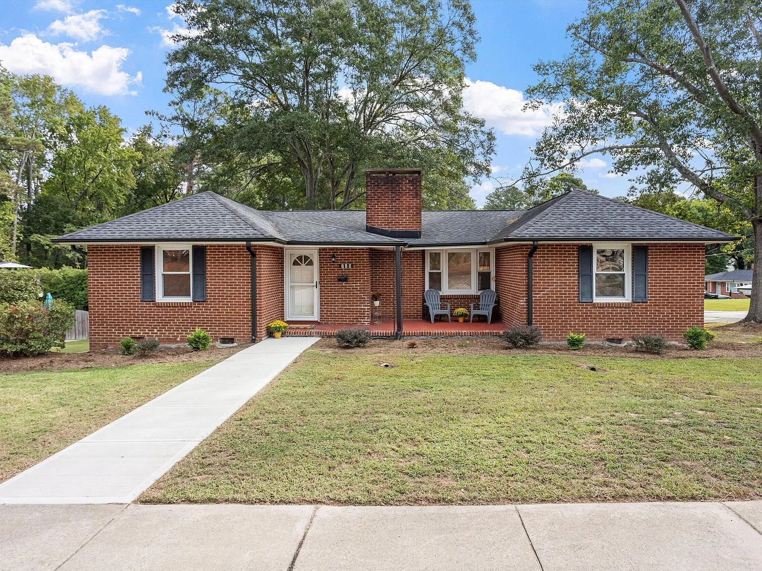 3 bed, 1.5 bath, 1756 sqft, $2,150 — Photo 3