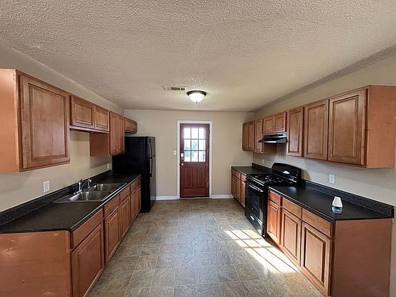 5th image of 28 Hiland Pl #A