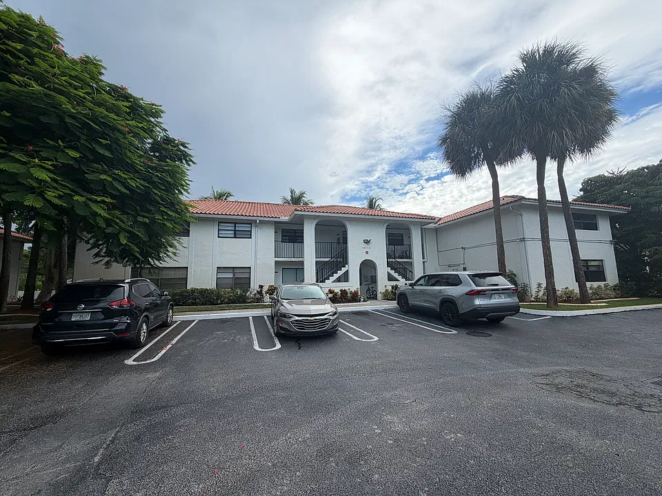 Sunset Square Apartments