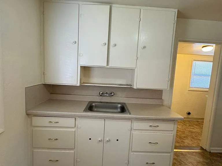 1250 Madison St — Photo 17