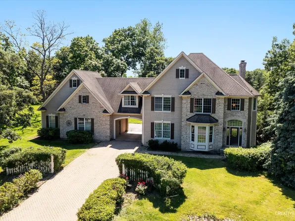 4N972 Forest Trails Court St, Saint Charles, IL 60175