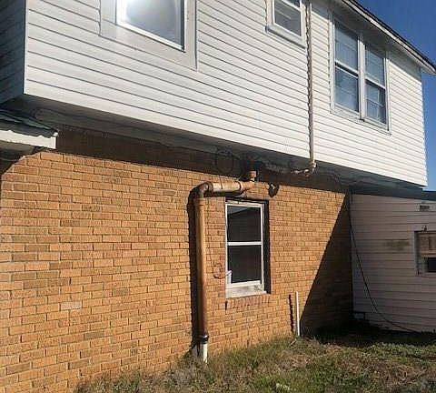 3rd image of 505 N Red Oak St