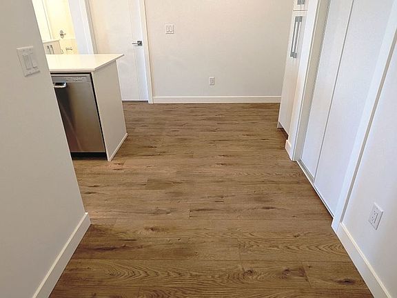 5th image of 395 Skyview Pkwy NE #2104