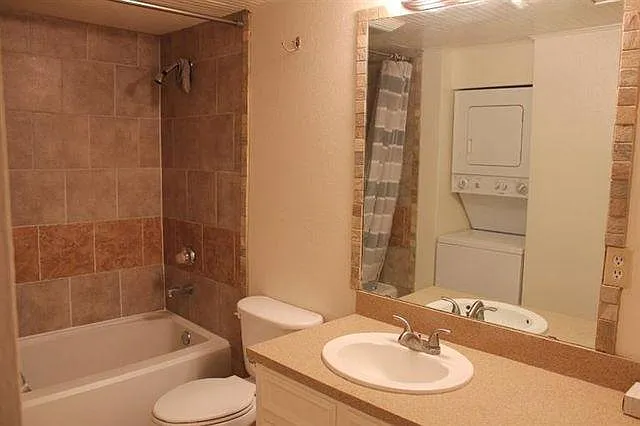 8601 Memphis Dr #28 — Photo 10