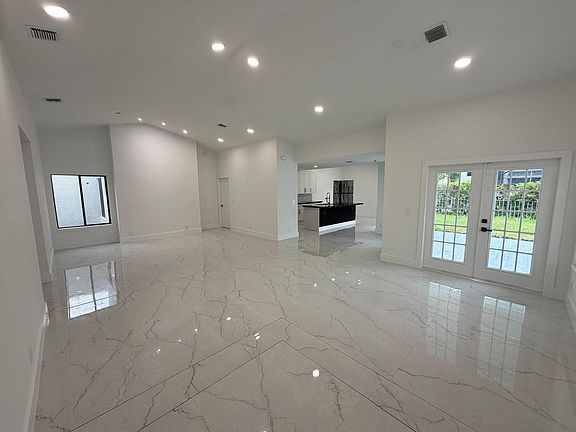 4th image of 10688 San Bernardino Way