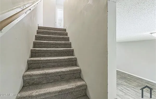 8781 Whispering Pines Dr — Photo 12