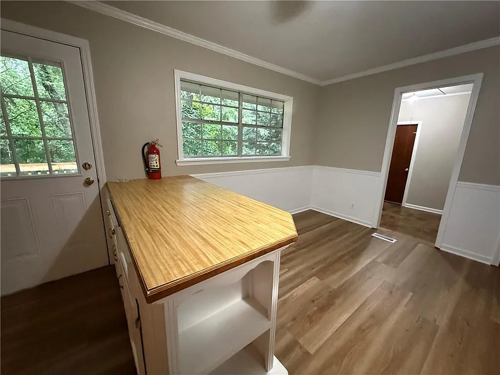 3 bed, 2.0 bath, 1325 sqft, $1,750 — Photo 4