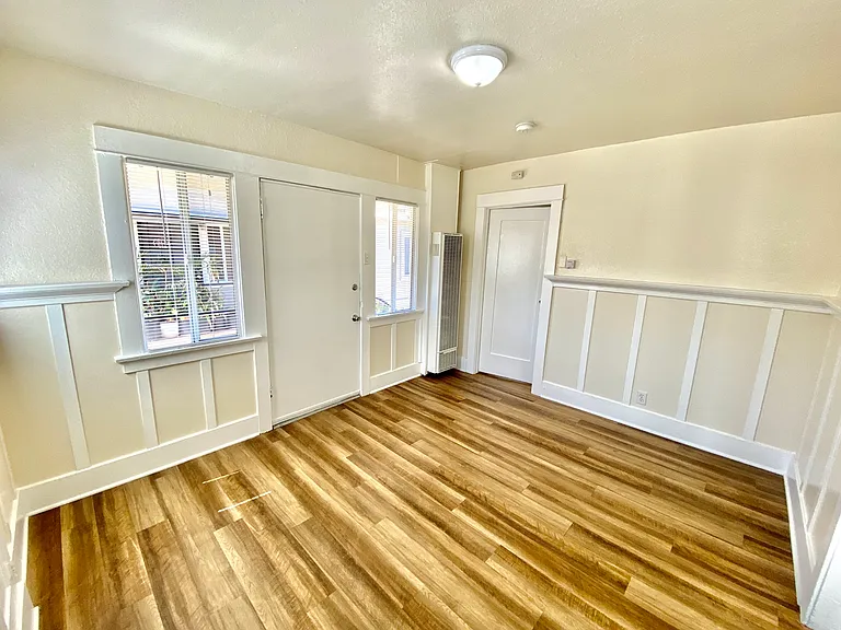 1032 W 1st St #B — Photo 7
