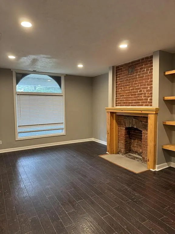 Building Photo - 2711 S 3rd St #1