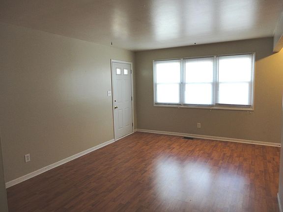 3rd image of 972 Kramer Ave