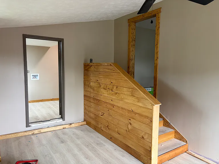 127 Bradshaw Dr — Photo 2