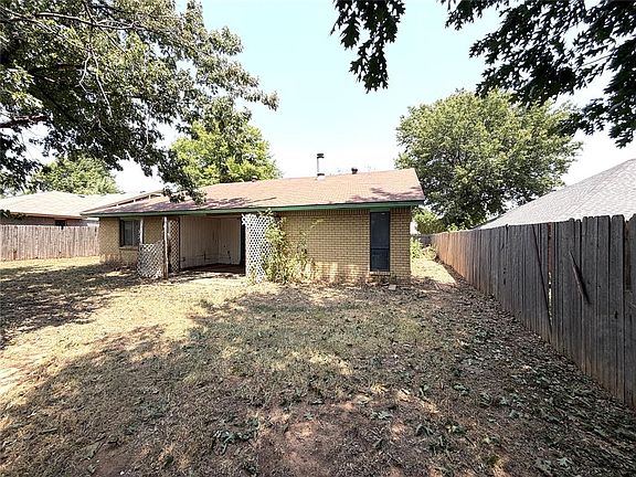 3rd image of 10408 NW 40th St