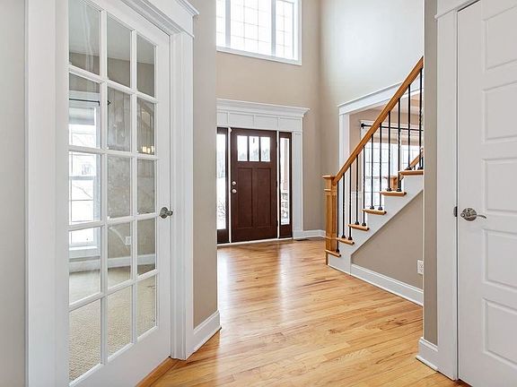 2nd image of 4035 Killarney Ln