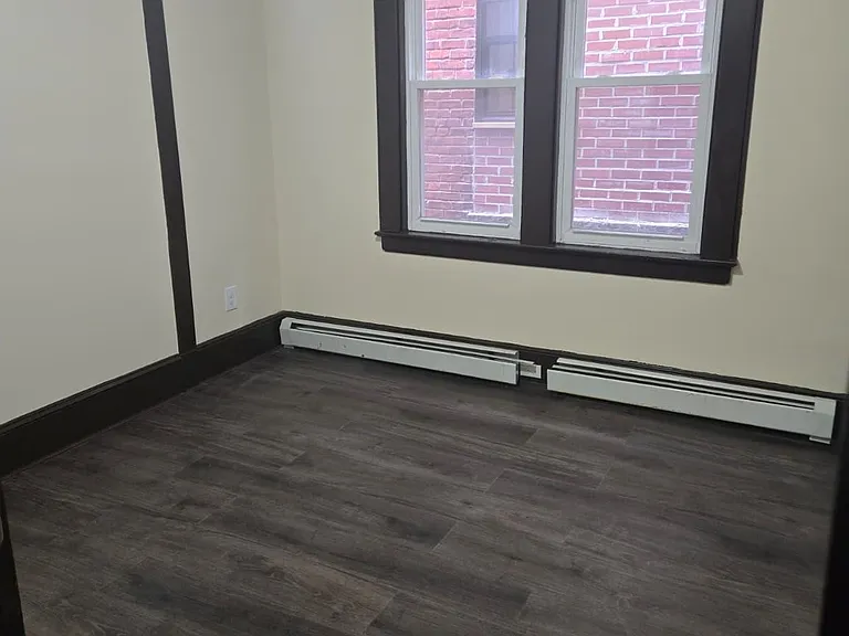 30 Irving St #1 — Photo 7
