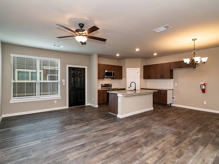 611 Harvest Moon Dr — Photo 3