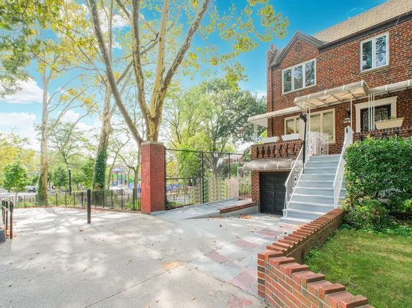 8884 17th Avenue image 3 of 31