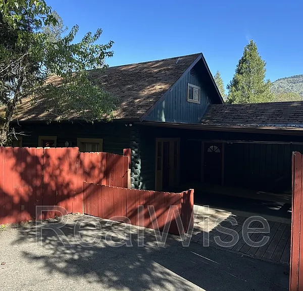 4550 Rogue River Hwy #10 — Photo 2