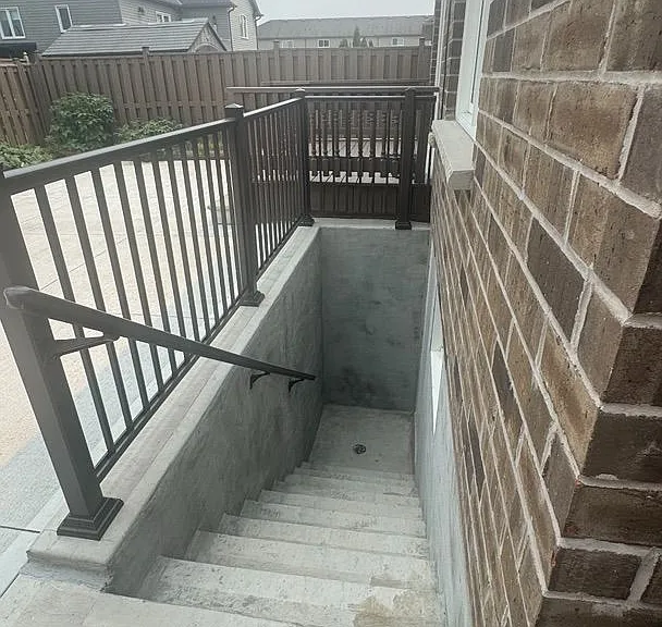 8446 Jennifer Cres #LOWER — Photo 22