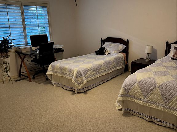 3rd image of 1545 Pecan Pl
