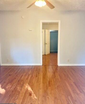 3rd image of 13 Tuxedo Ave