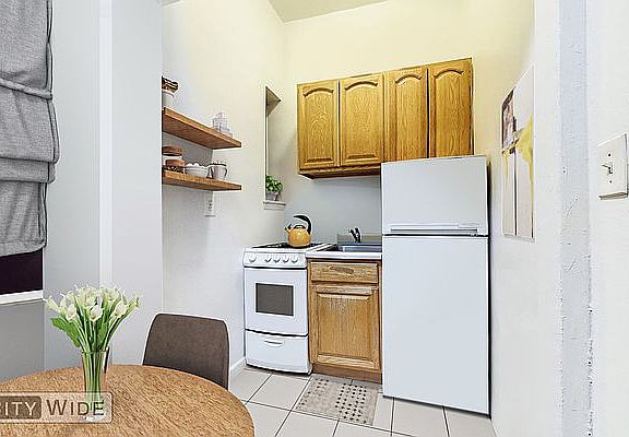 4th image of 304 E 90th St APT 1B