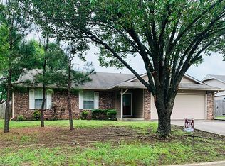 823 W 24th St N, Claremore, OK 74017