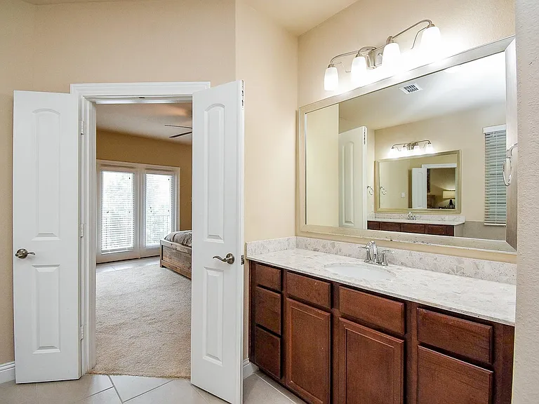 8413 Water Oak Pass Dr — Photo 15