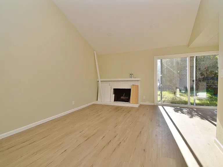 1350 Kruger Ave — Photo 5