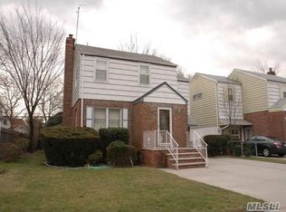 13 Diamond St, Elmont, NY 11003