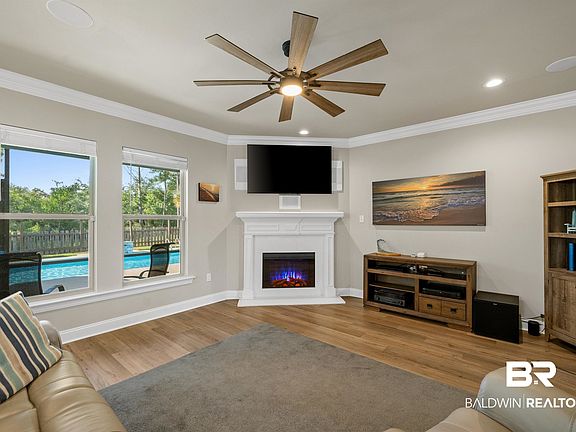 4th image of 1013 Ruisseau Dr