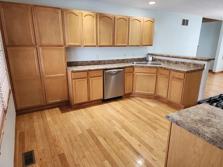 603 Oakwood Dr — Photo 10