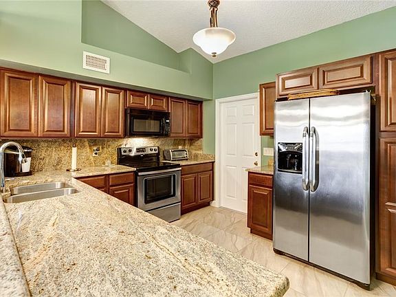 5th image of 7753 Hyacinth Dr