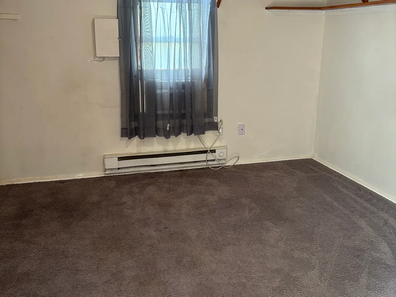 506 E Elm St — Photo 2