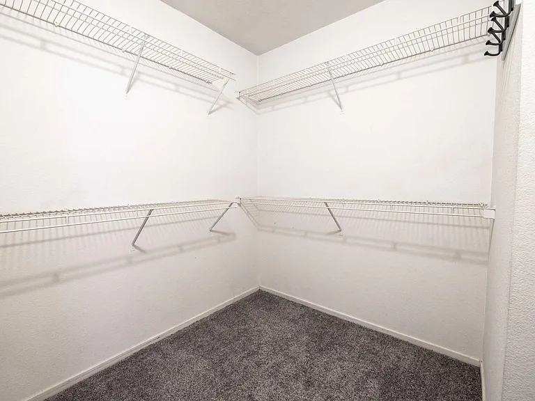 2601 Autumn Blaze Ave — Photo 13