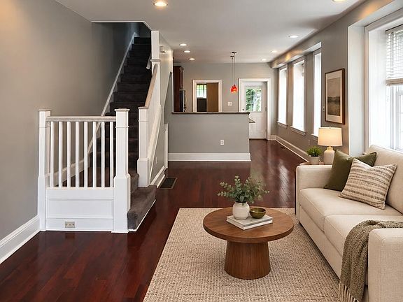 2nd image of 335 Carson St