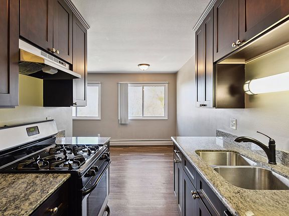 4th image of 1400 Douglas Dr N APT 201