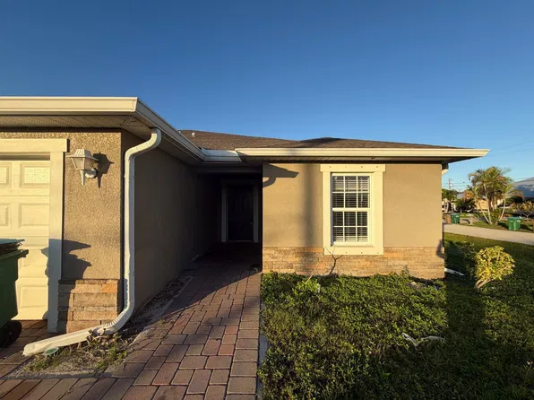 402 SW 3rd Ct, Cape Coral, FL 33991