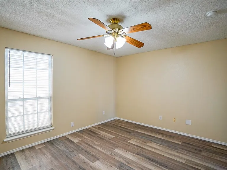 6702 Everhart Rd E #102 — Photo 13