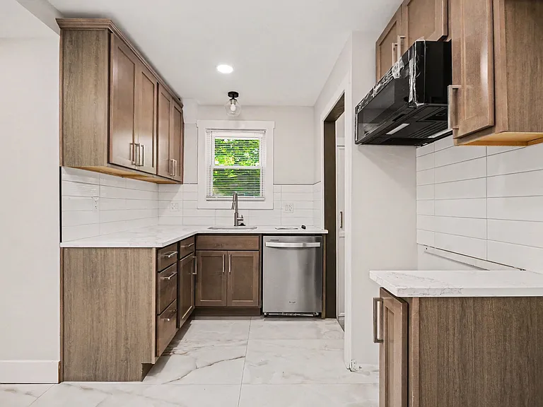 27157 Lucerne Dr — Photo 12
