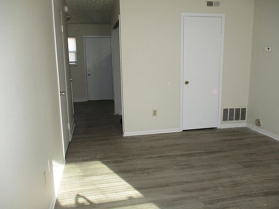 3rd image of 2264 Webster Canyon Ct APT B