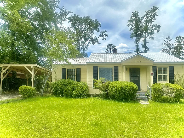 1604 Garland Pl — Photo 1