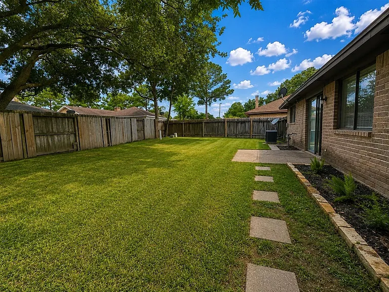21227 Park Mount Dr — Photo 10