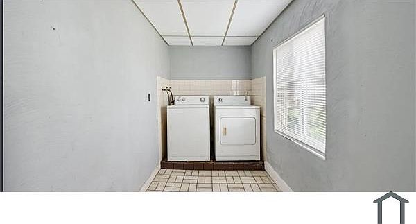 1st image of 923 Stillman St