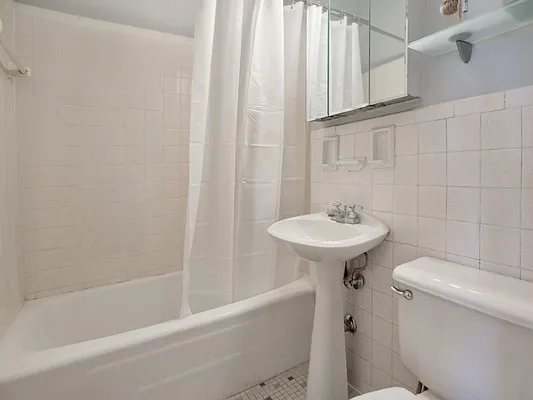Sold by Sotheby's International Realty | media 6