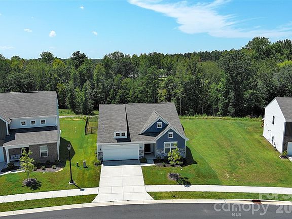 3rd image of 1177 Blackburn Cir