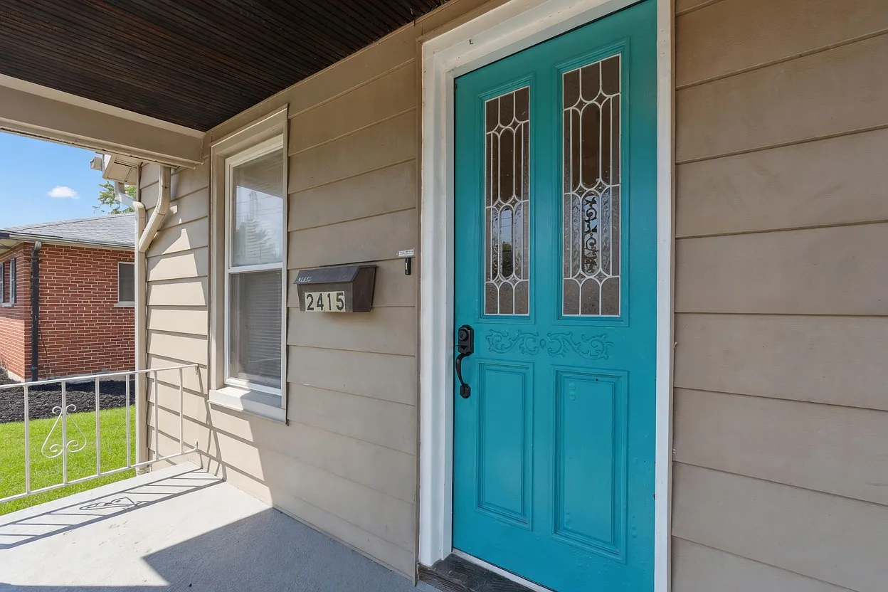 3 bed, 1380 sqft, $4,500 — Photo 2