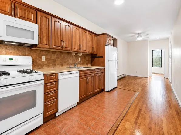 347 Saint Mark's Avenue image 1 of 7