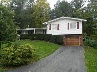 201 Rolling Dr, Pittsburgh, PA 15229